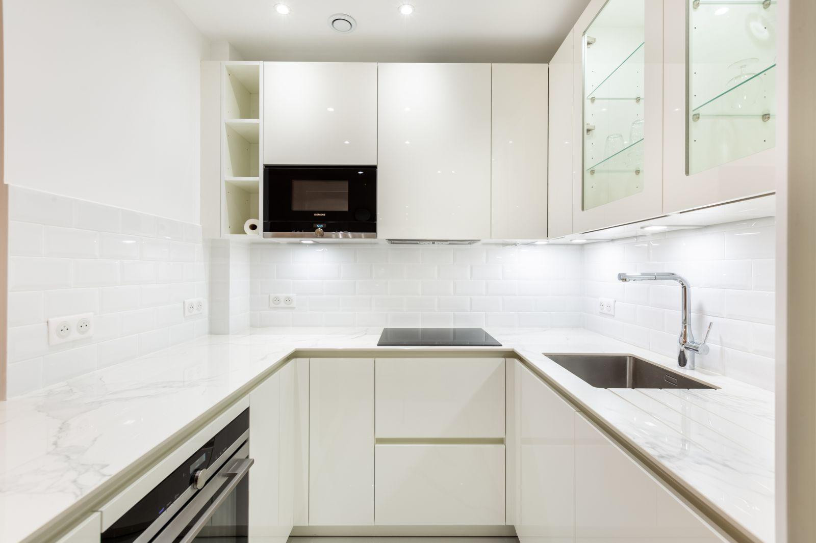 
                                                Location
                                                 2 pièces - Balcon - Refait à neuf