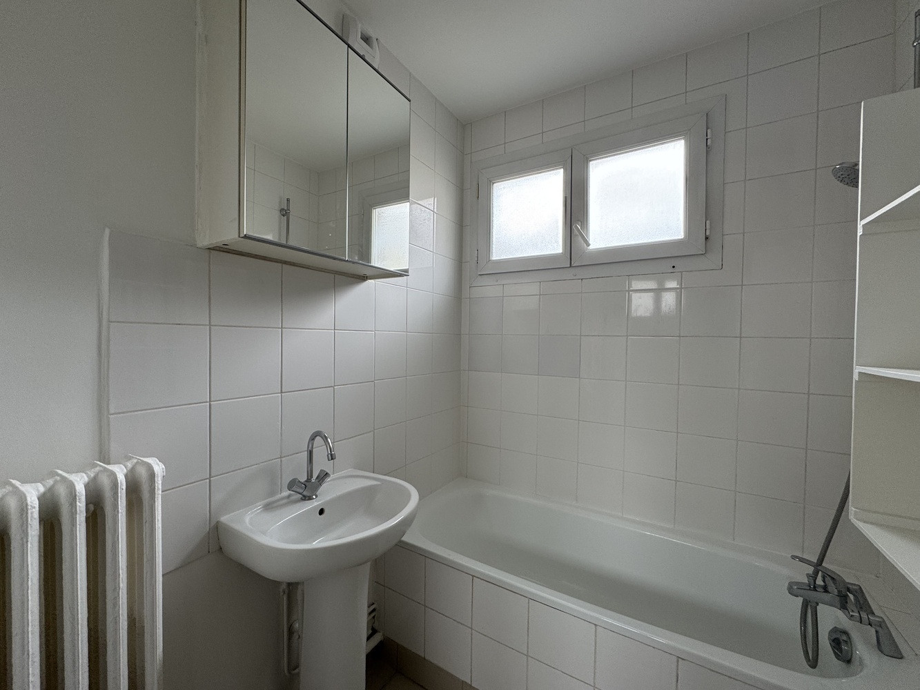 
                                                Location
                                                 2 pièces bien agencé  Paris 18