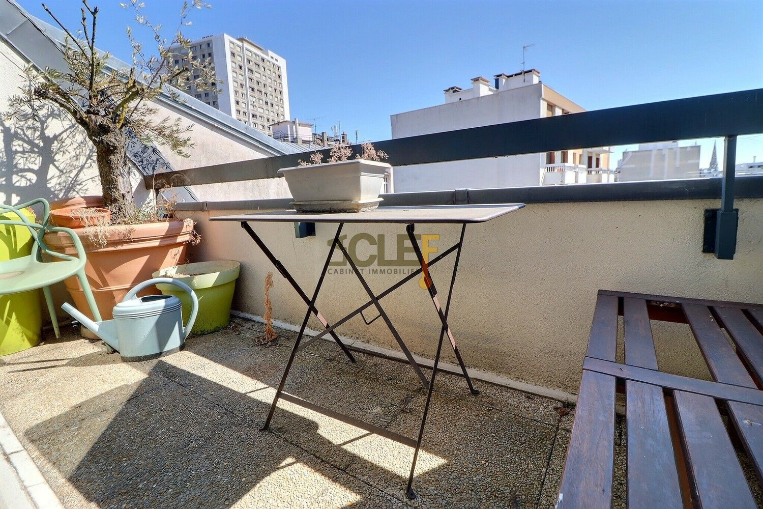 
                                                Vente
                                                 2 pièces - Buttes Chaumont - 47m² - terrasse