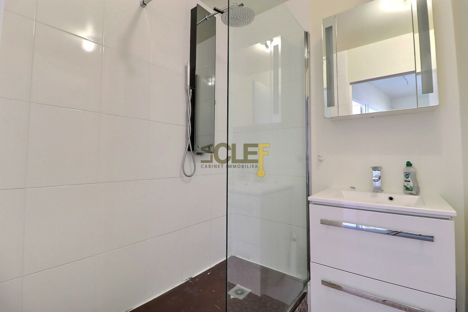 
                                                Vente
                                                 2 pièces - Buttes Chaumont - 47m² - terrasse