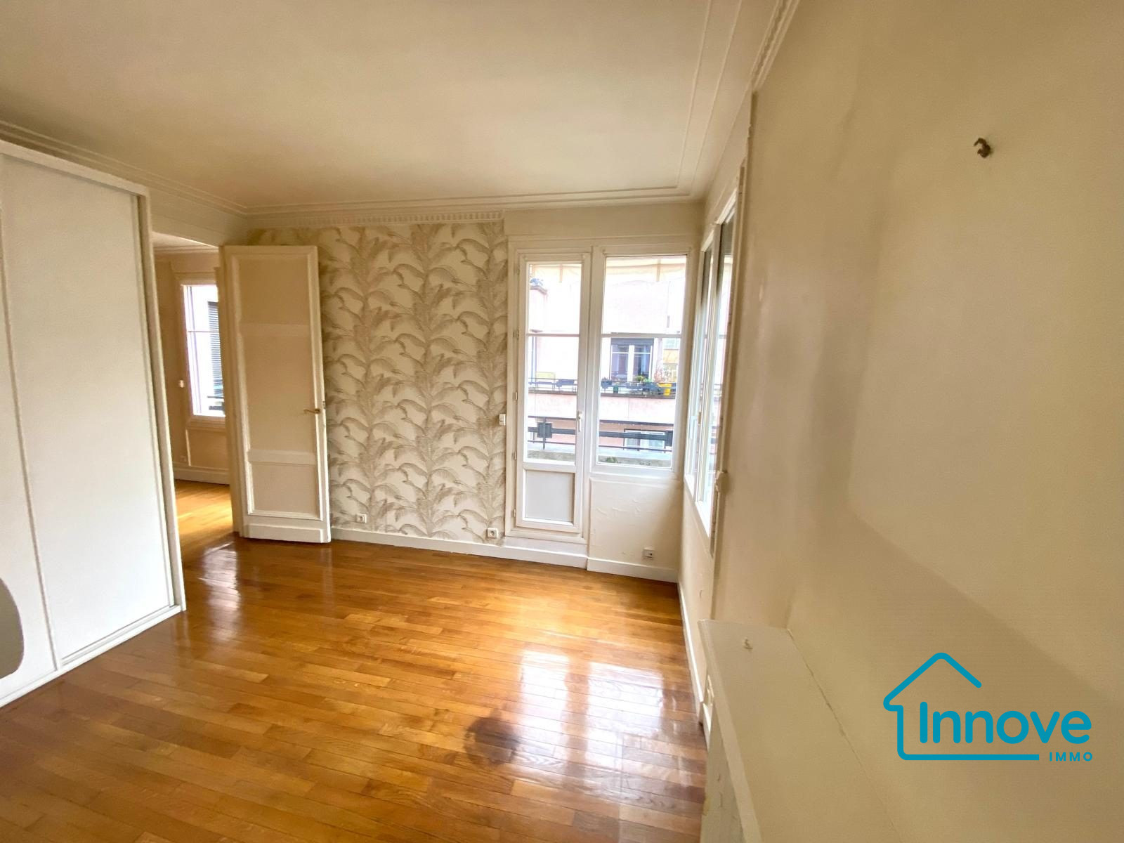 
                                                Vente
                                                 2 Pièces charme· 50 m².· Paris 75017 · Batignolles
