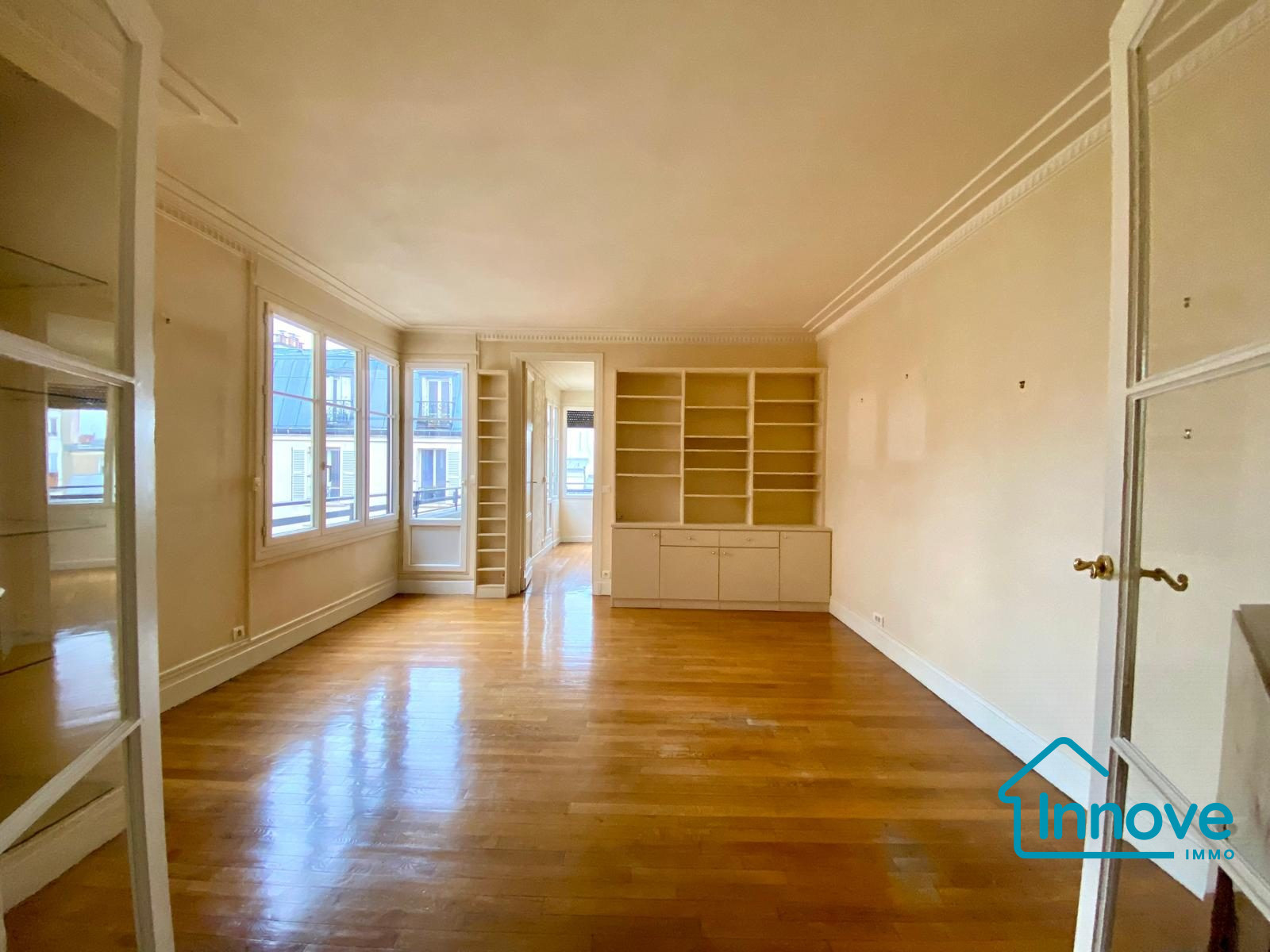 
                                                Vente
                                                 2 Pièces charme· 50 m².· Paris 75017 · Batignolles
