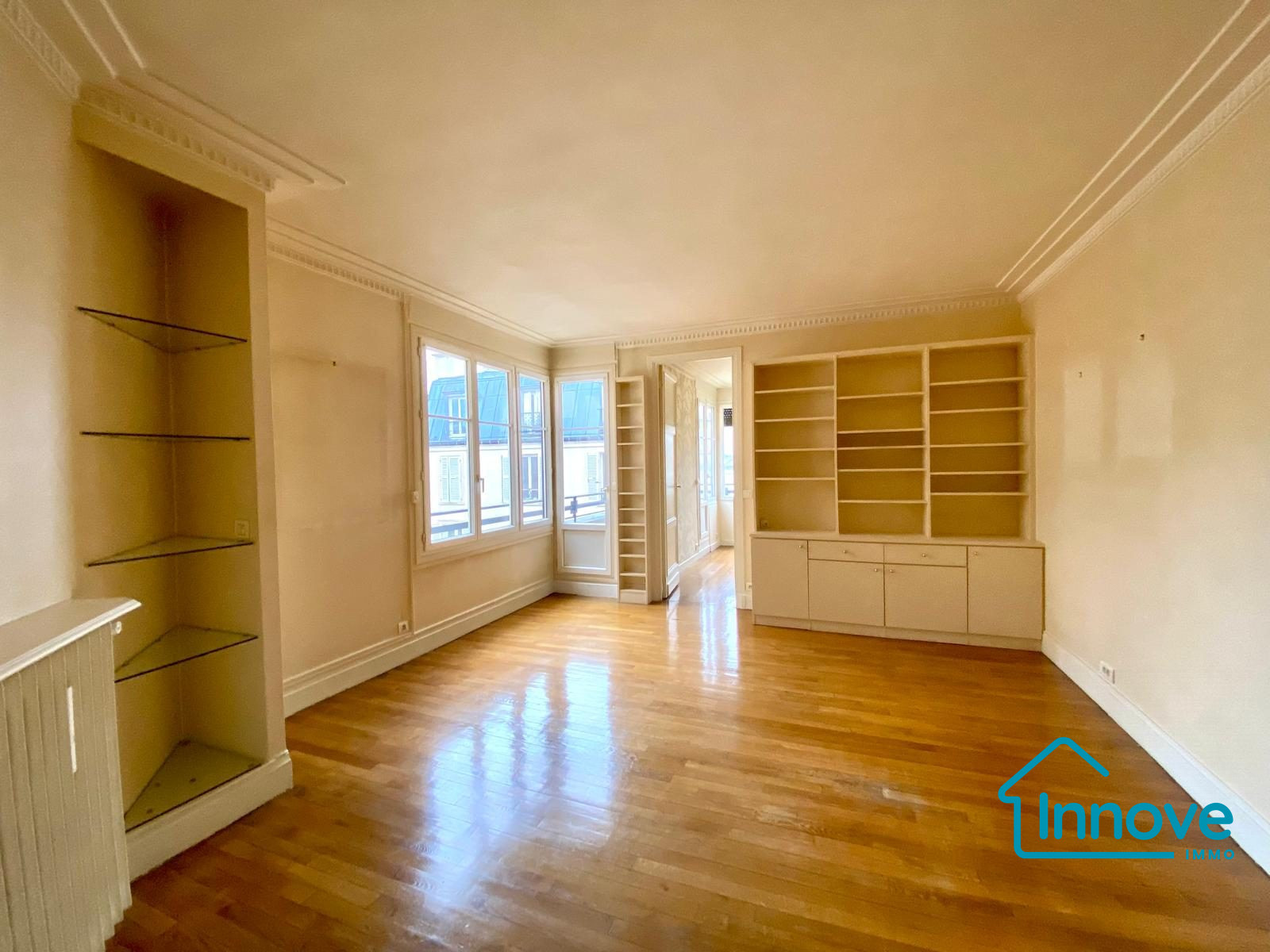 
                                                Vente
                                                 2 Pièces charme· 50 m².· Paris 75017 · Batignolles