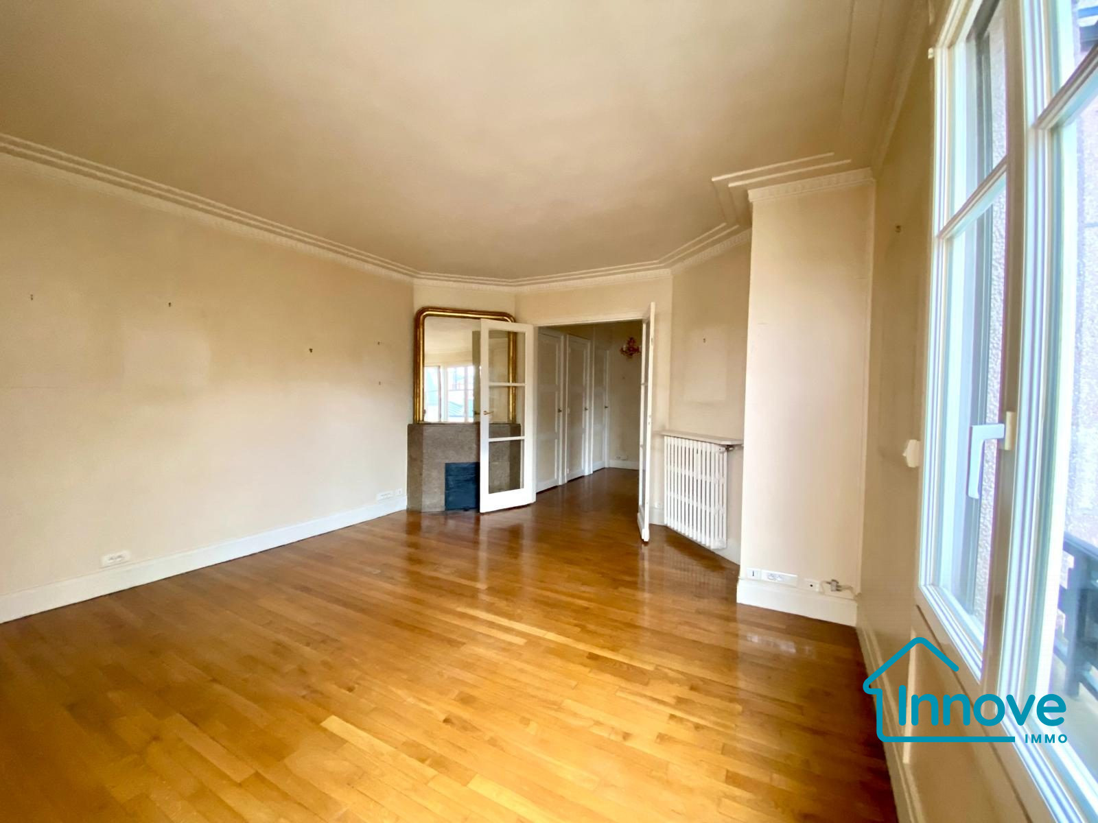 
                                                Vente
                                                 2 Pièces charme· 50 m².· Paris 75017 · Batignolles
