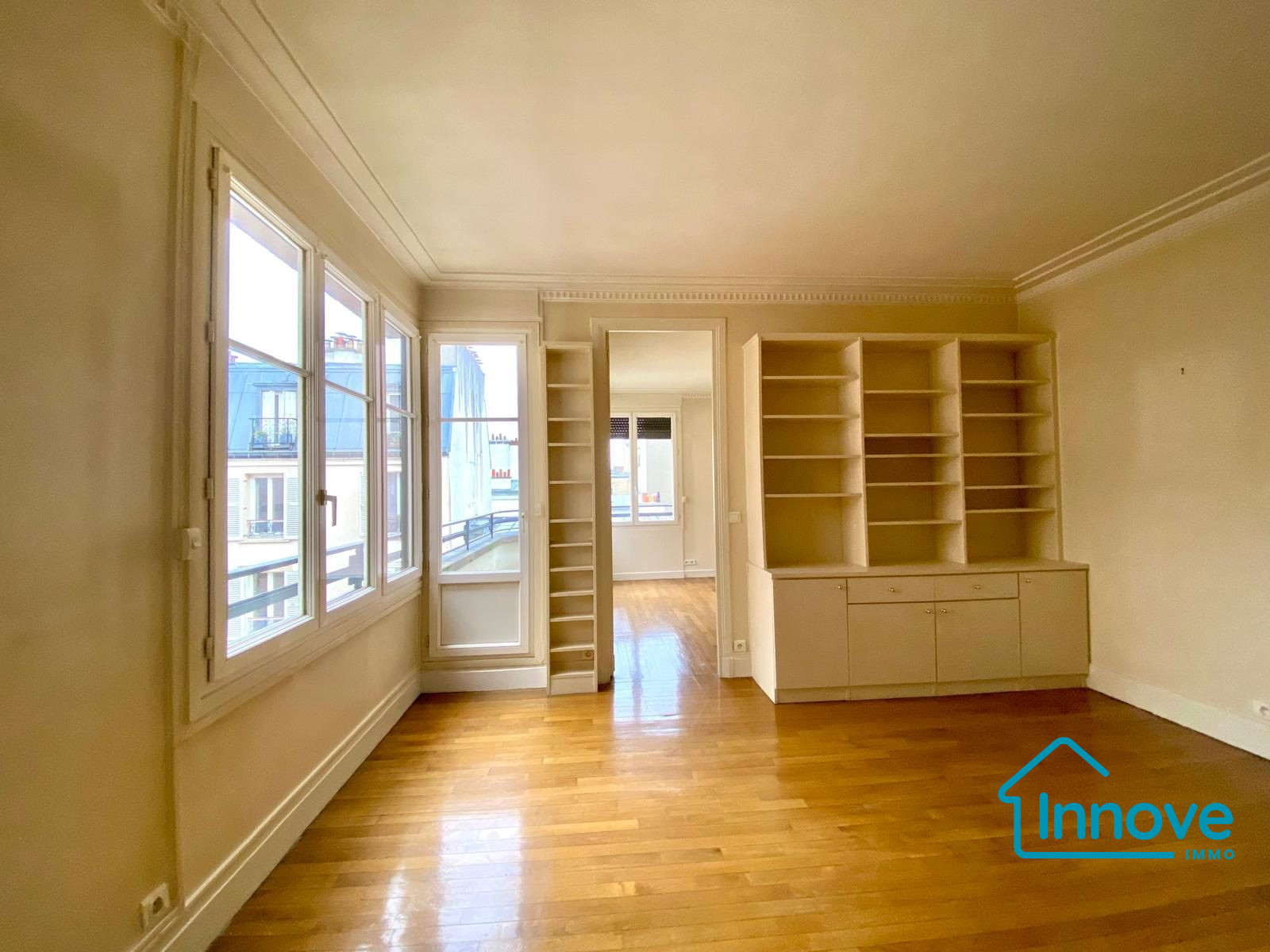 
                                                Vente
                                                 2 Pièces charme· 50 m².· Paris 75017 · Batignolles