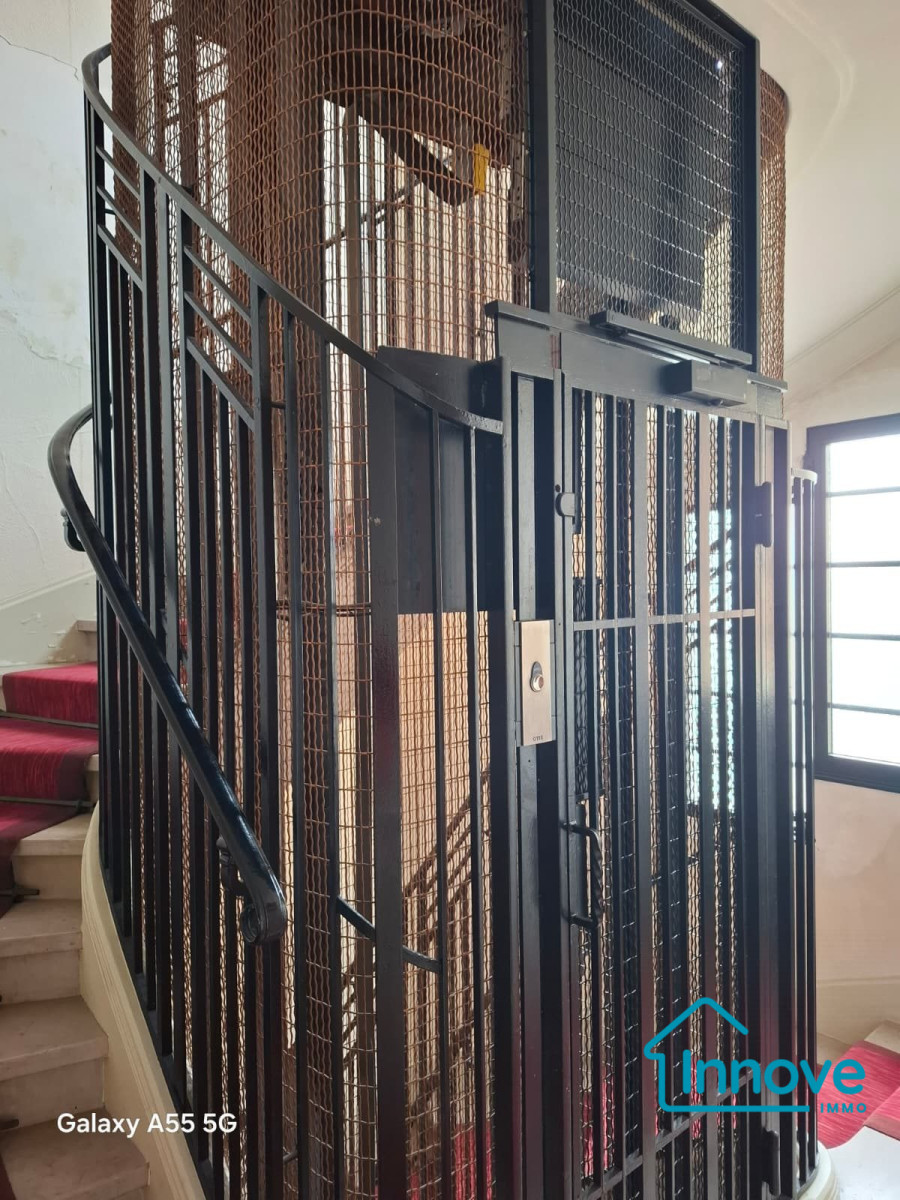 
                                                Vente
                                                 2 Pièces charme· 50 m².· Paris 75017 · Batignolles