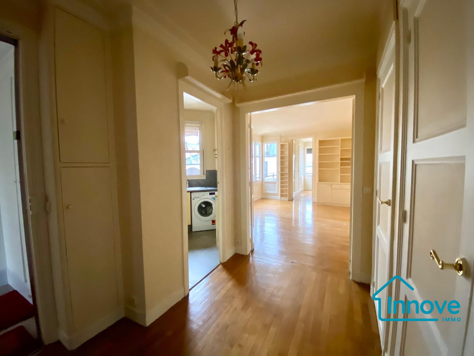 
                                                Vente
                                                 2 Pièces charme· 50 m².· Paris 75017 · Batignolles