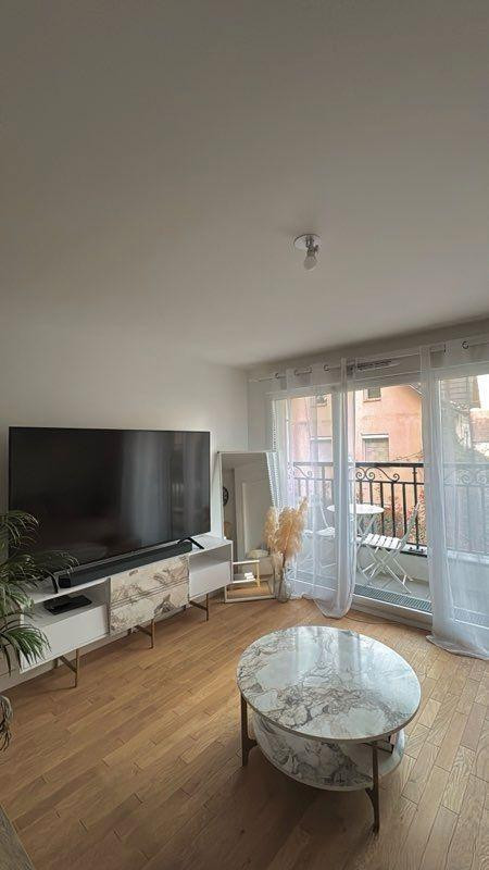 
                                                Location
                                                 2 pièces Clamart
