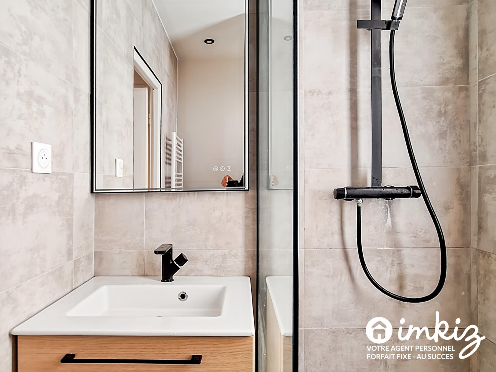 
                                                Vente
                                                 2 pièces, complètement rénové, Paris 11ème