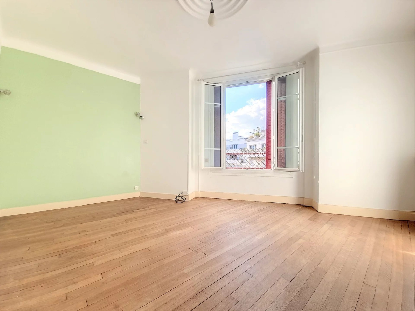 
                                                Location
                                                 2 pièces de 39,30 m² en parfait état