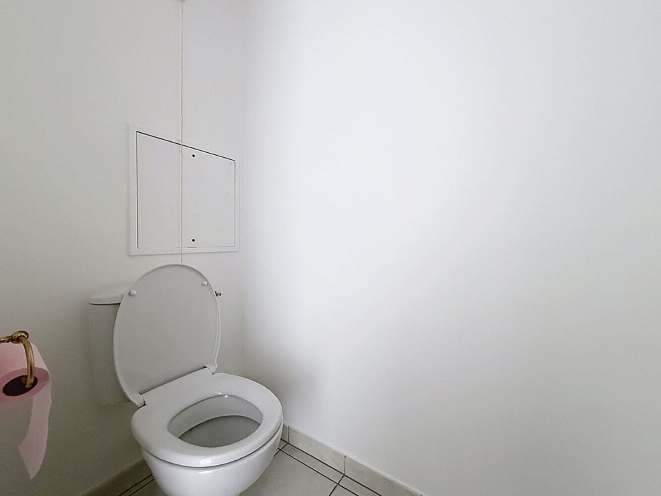 
                                                Location
                                                 2 Pièces de 48m² + terrasse et parking