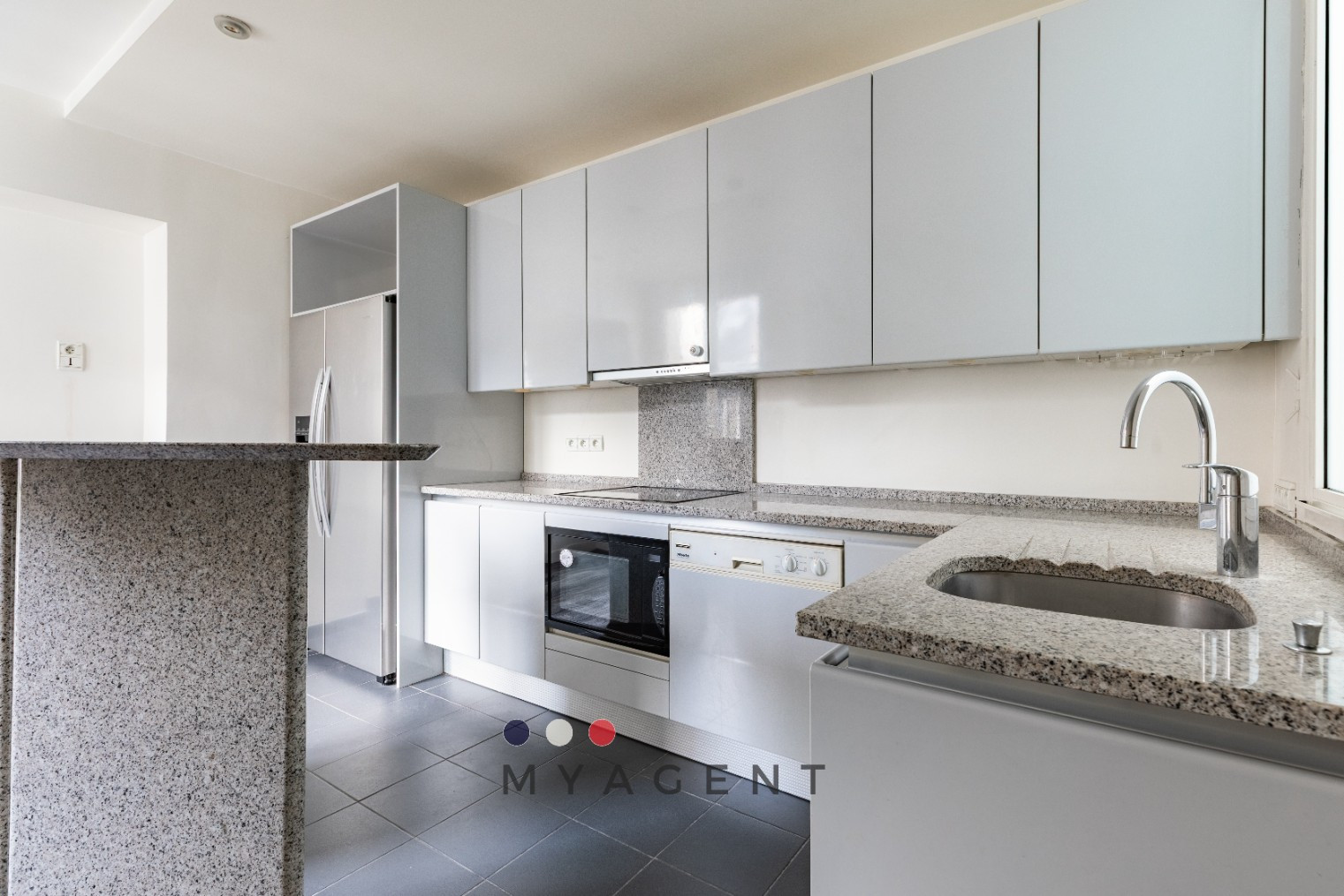 
                                                Location
                                                 2 pièces de 55 m²– Paris 12ᵉ