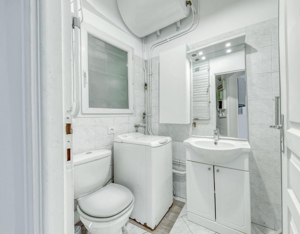 
                                                Location
                                                 2 pièces de charme coeur du 11ème arrondissement