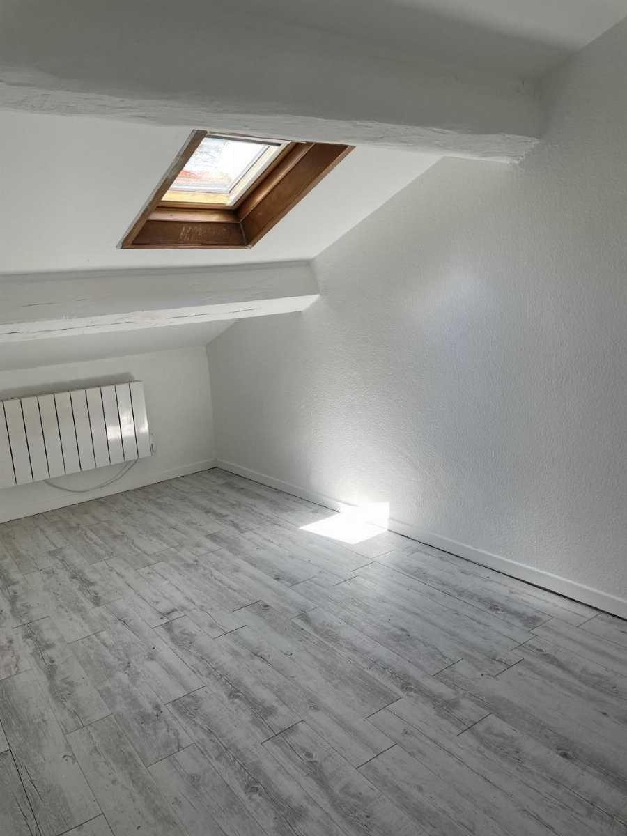 
                                                Location
                                                 2 pièces en duplex aux Lilas