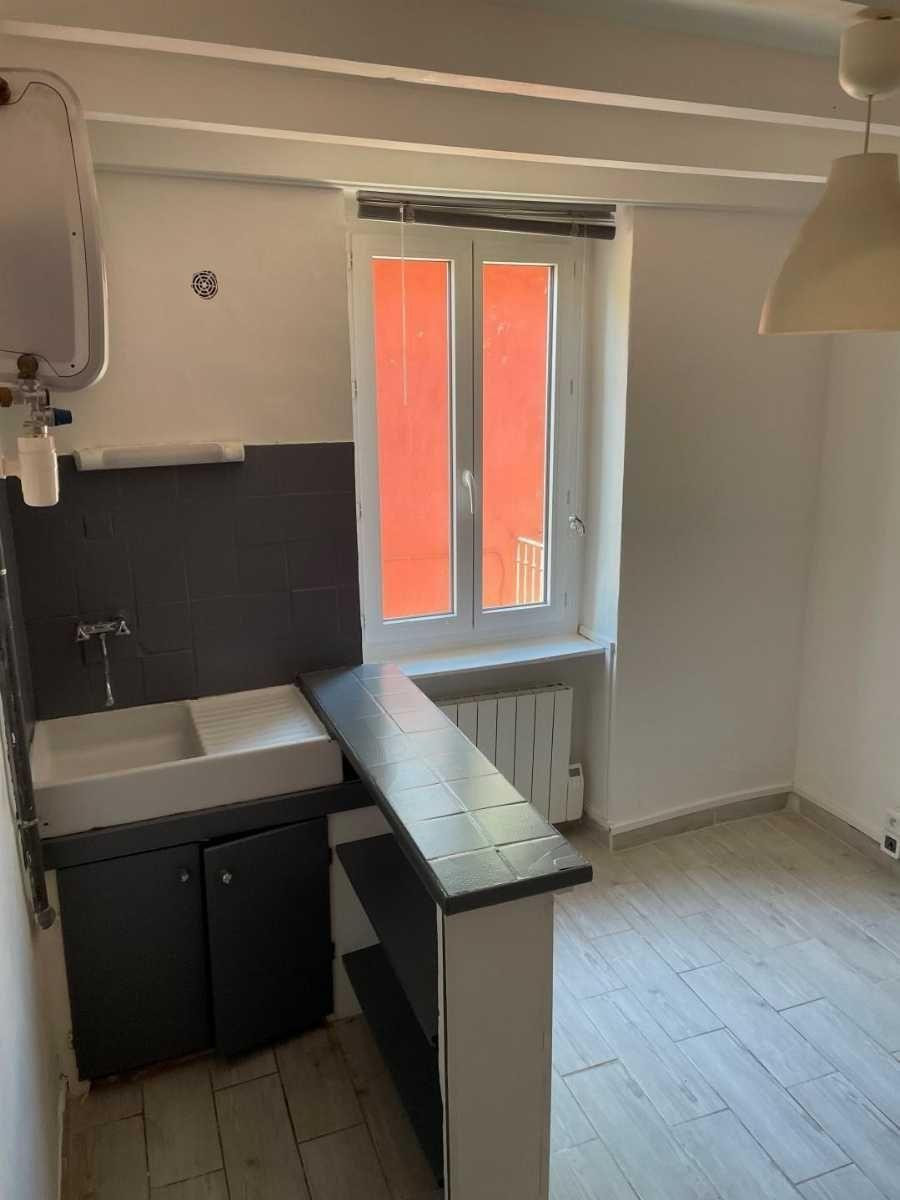 
                                                Location
                                                 2 pièces en duplex aux Lilas