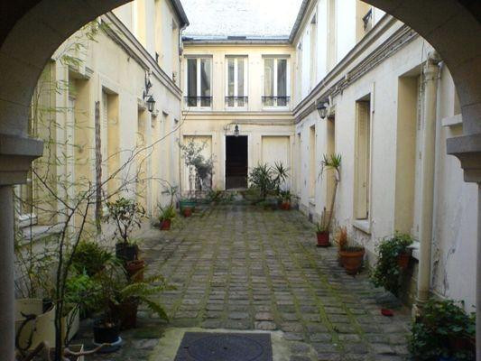 
                                                Location
                                                 2 pièces en duplex Paris 12 proche Nation