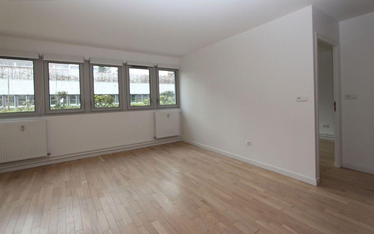 
                                                Location
                                                 2 pièces esprit Loft à Paris 15 Javel