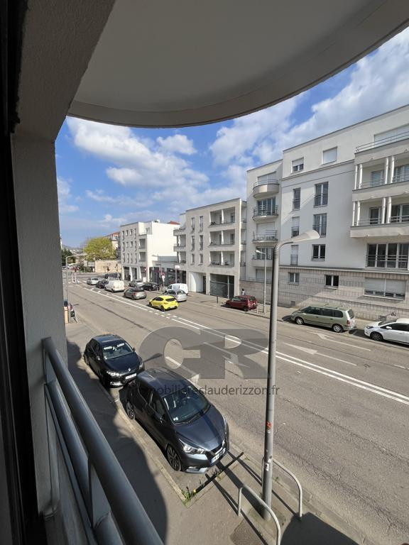 
                                                Location
                                                 2 pièces - Hopital central/Place des Vosges
