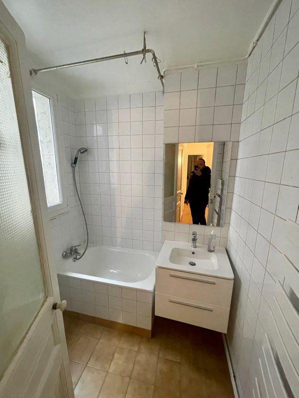 
                                                Location
                                                 2 pièces Lamarck Caulaincourt