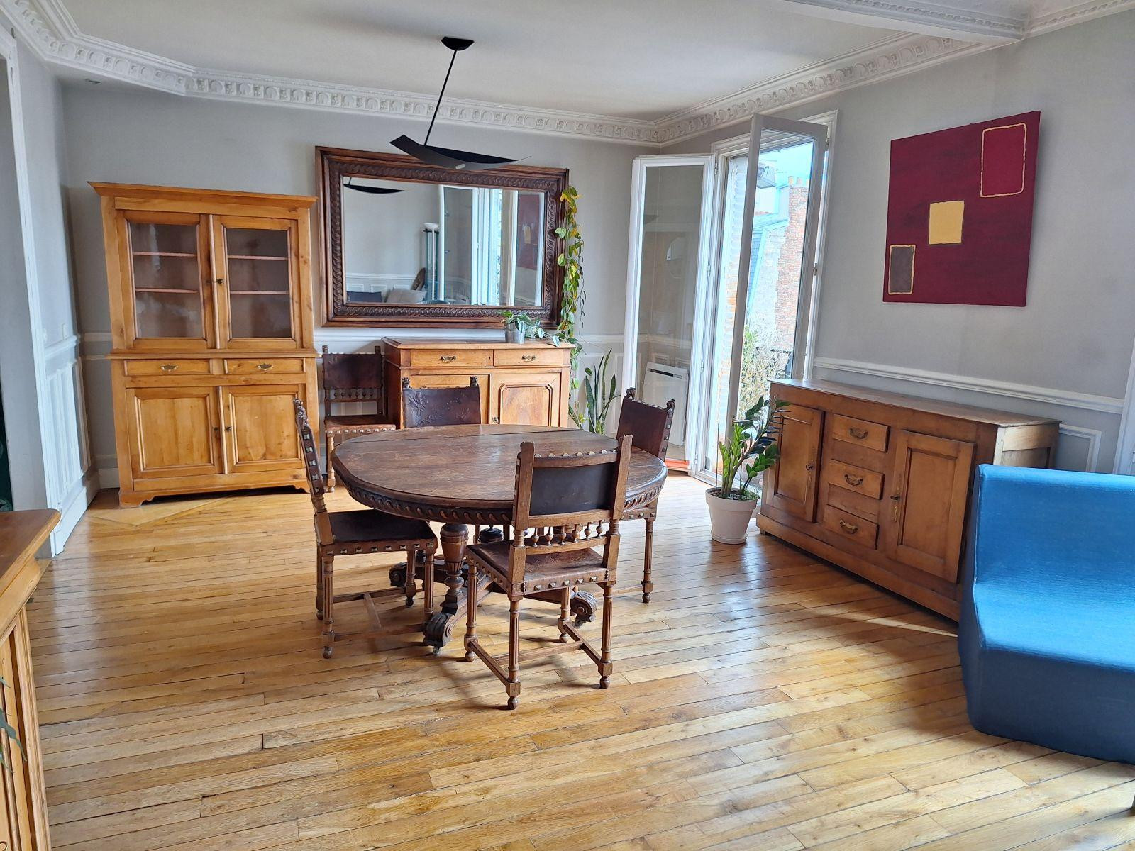 
                                                Location
                                                 2 pièces lumineux avec balcon, vue sur Sacré-Cœur