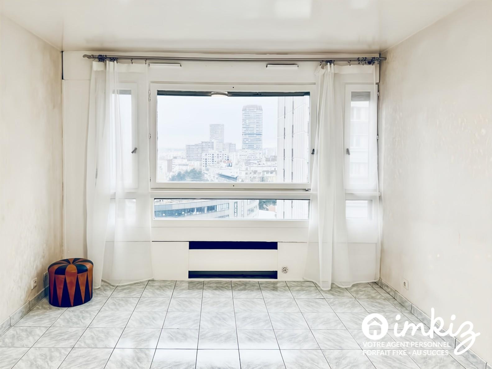 
                                                Vente
                                                 2 pièces lumineux, vue dégagée