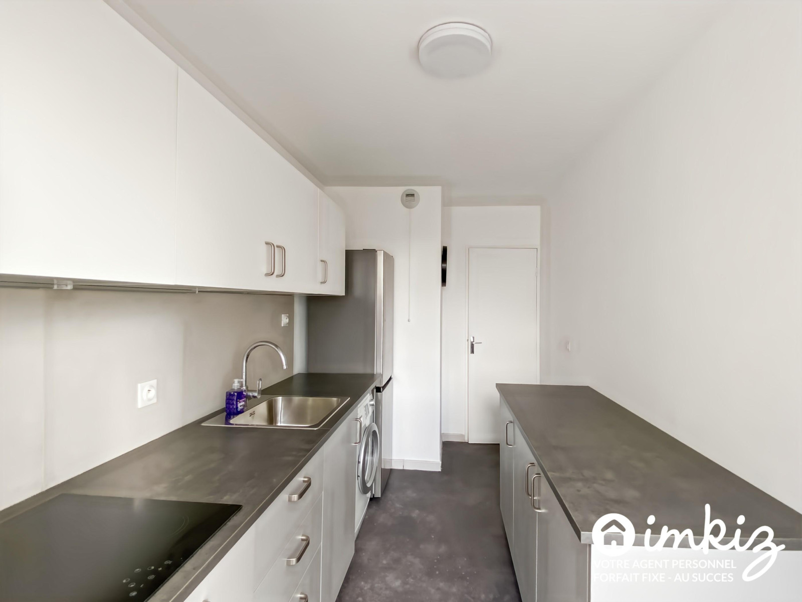 
                                                Vente
                                                 2 pièces lumineux, vue dégagée