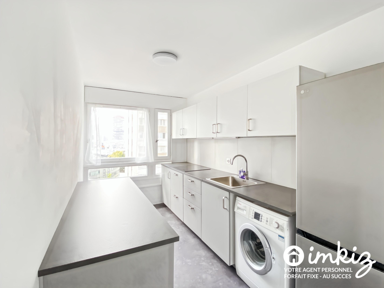 
                                                Vente
                                                 2 pièces lumineux, vue dégagée