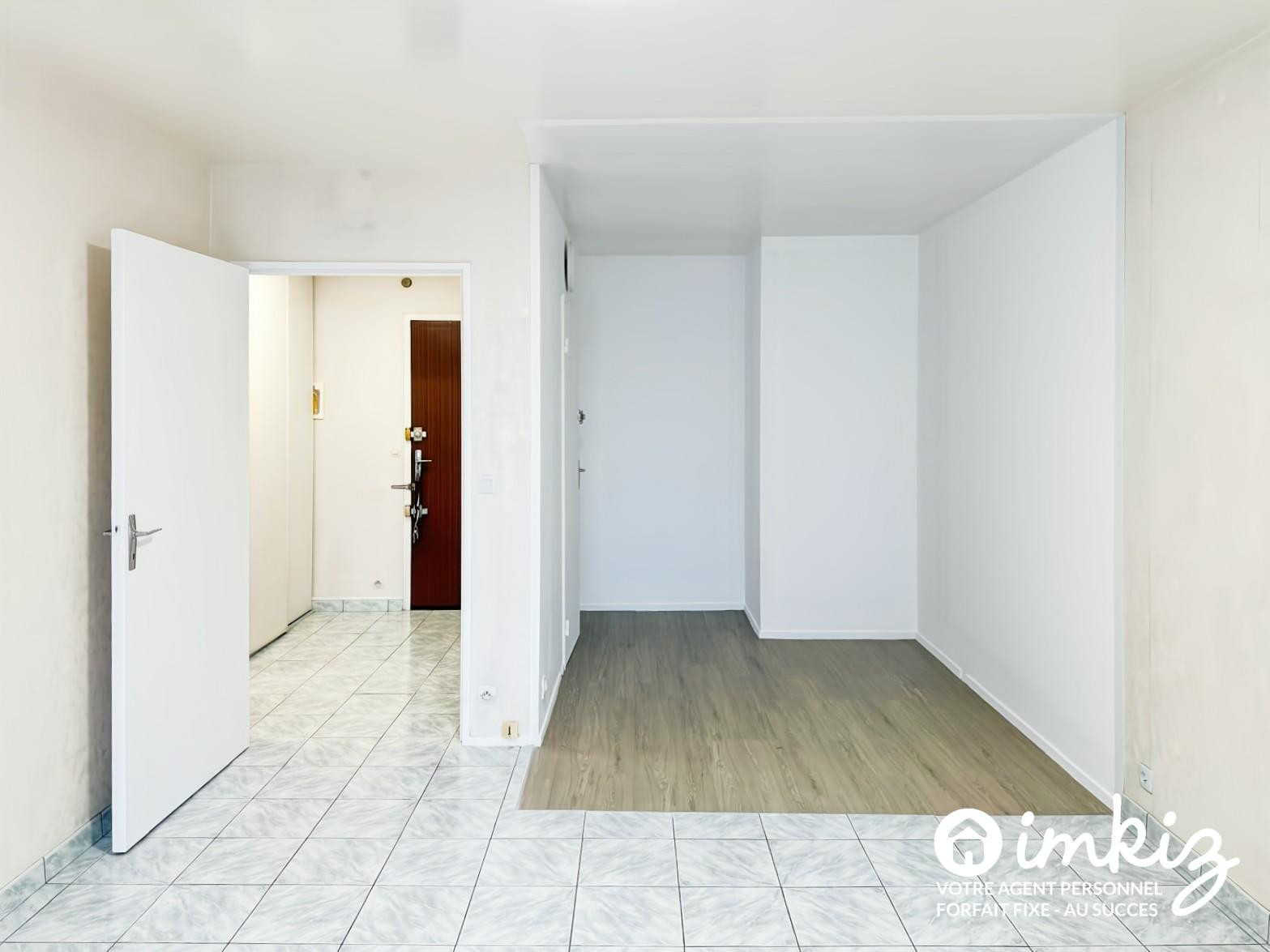 
                                                Vente
                                                 2 pièces lumineux, vue dégagée