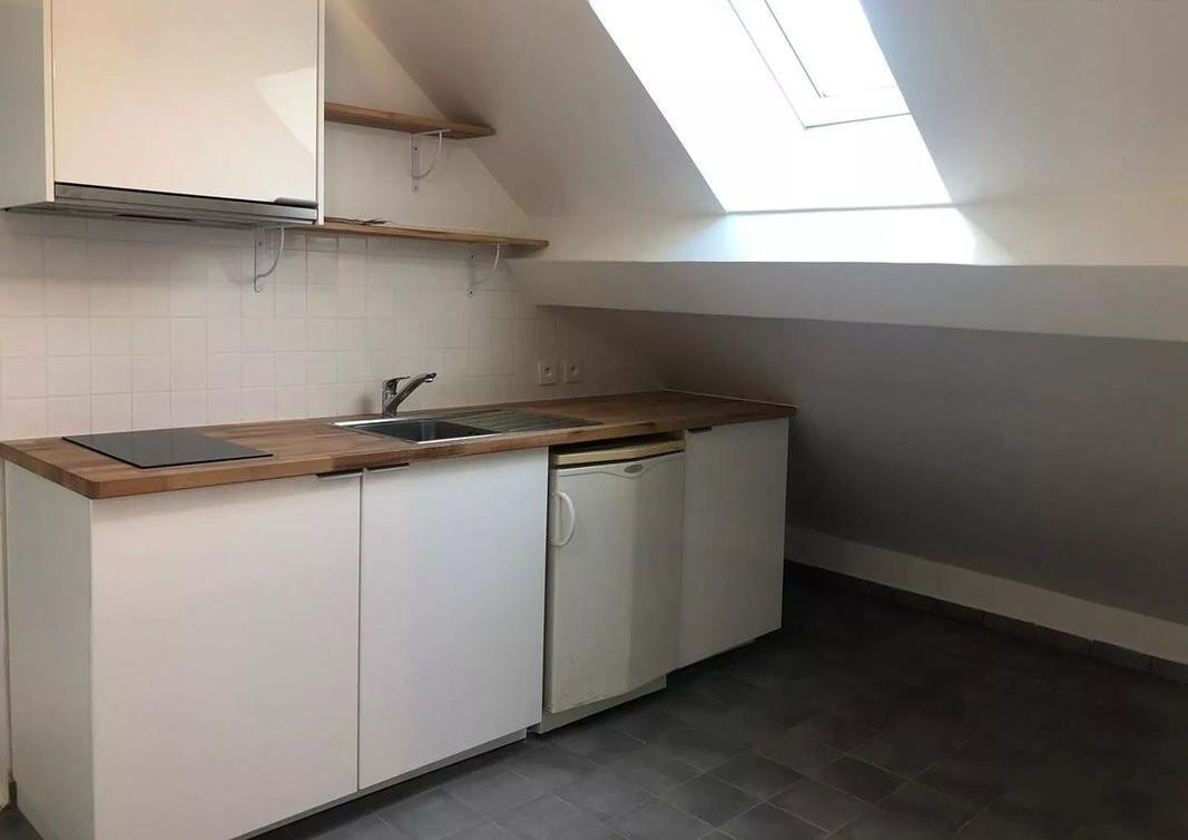 
                                                Location
                                                 2 pièces mansardé Paris 12ème