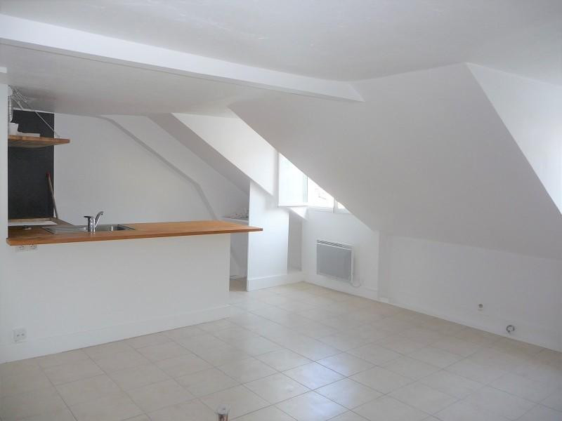 
                                                Location
                                                 2 pièces mansardé Paris 9ème
