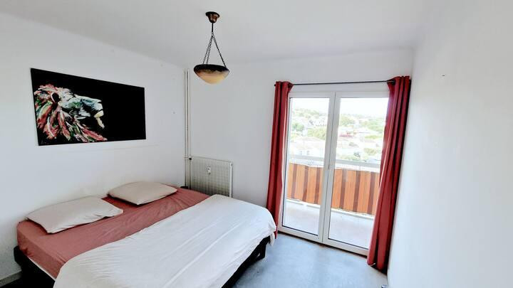 
                                                Location
                                                 2 Pièces Meublé · 50 m²2  · Saint-Raphaël
