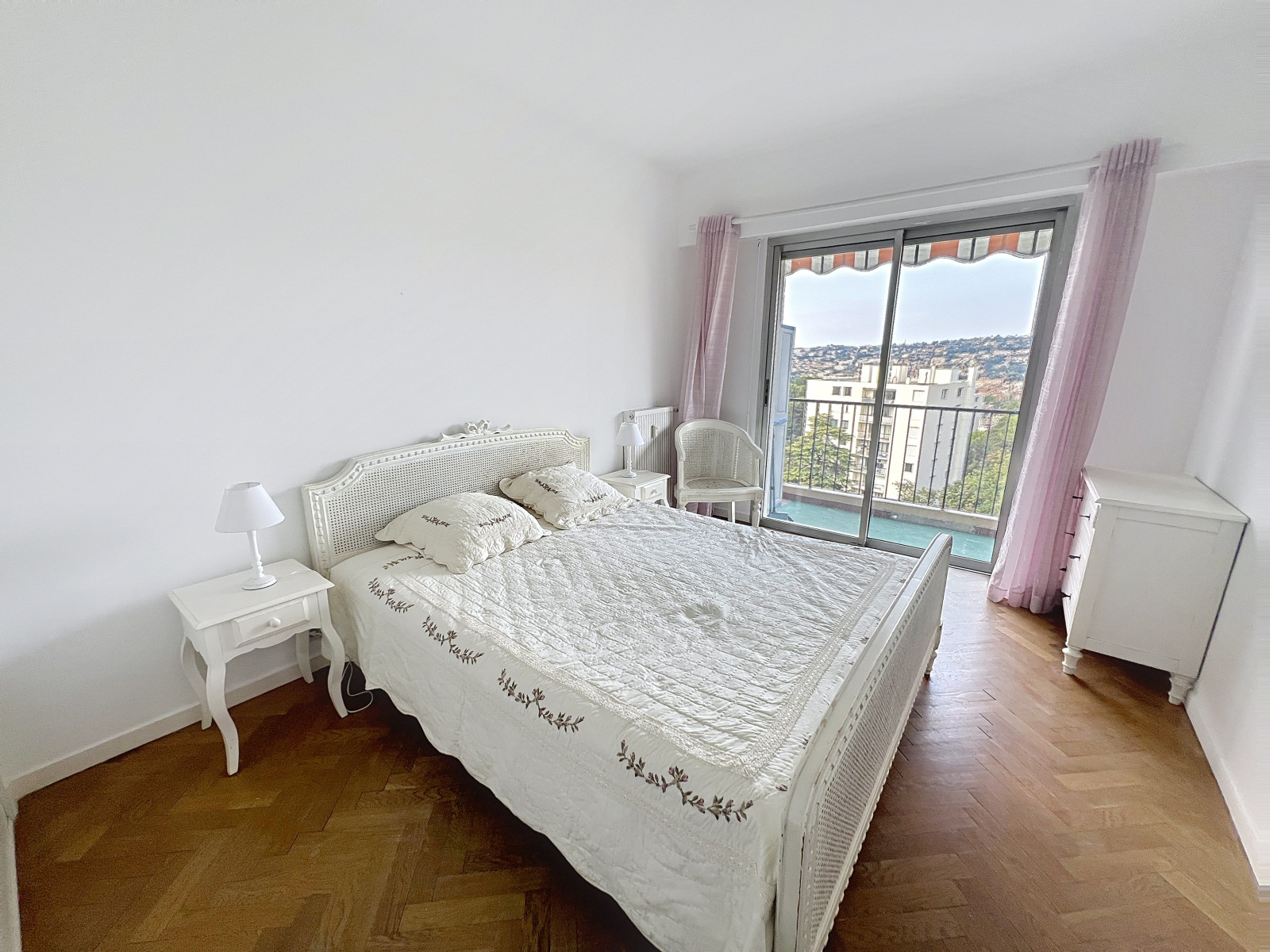 
                                                Location
                                                 2 pièces meublé à louer Cimiez