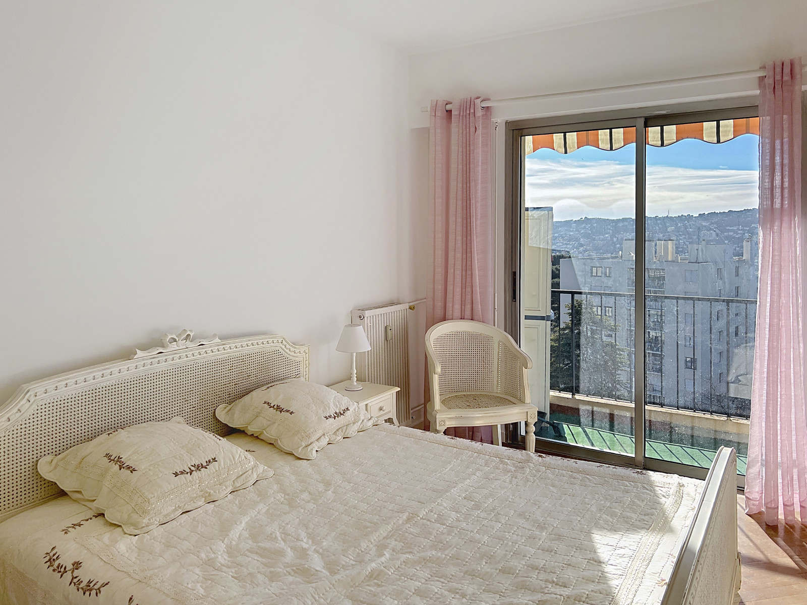 
                                                Location
                                                 2 pièces meublé à louer Cimiez