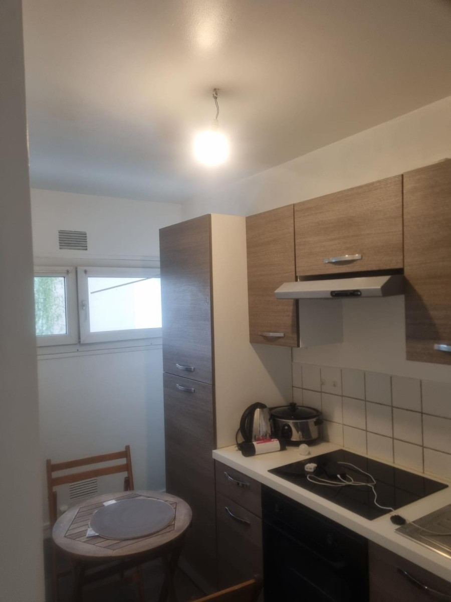 
                                                Location
                                                 2 pièces meublé - juste à déposer vos valises