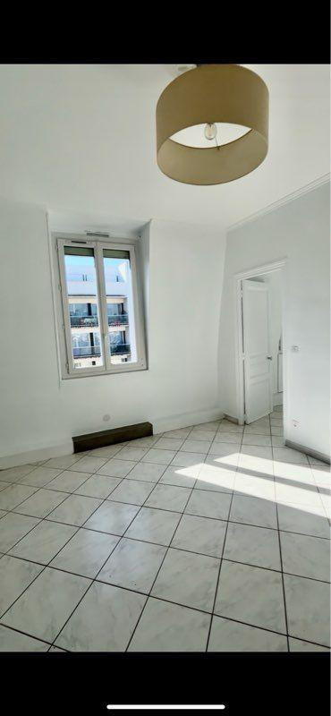 
                                                Location
                                                 2 pièces meublé lumineux - dernier étage- 33m2