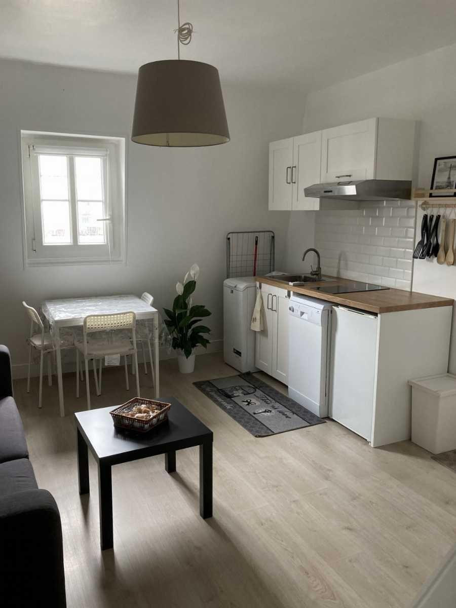 
                                                Location
                                                 2 pièces meublé Quartier du Panier Marseille 2ème