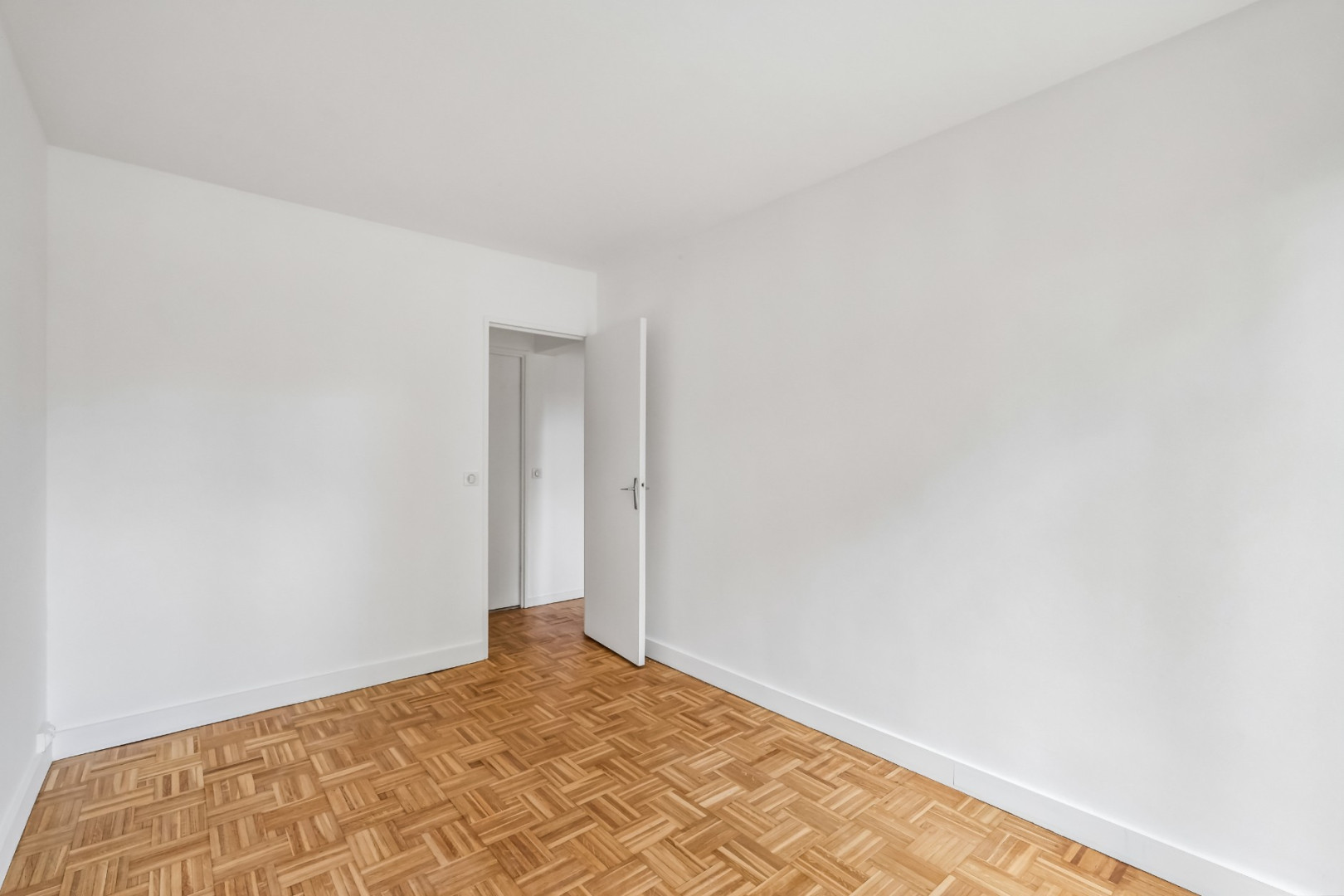 
                                                Vente
                                                 2 pièces - PARIS 20