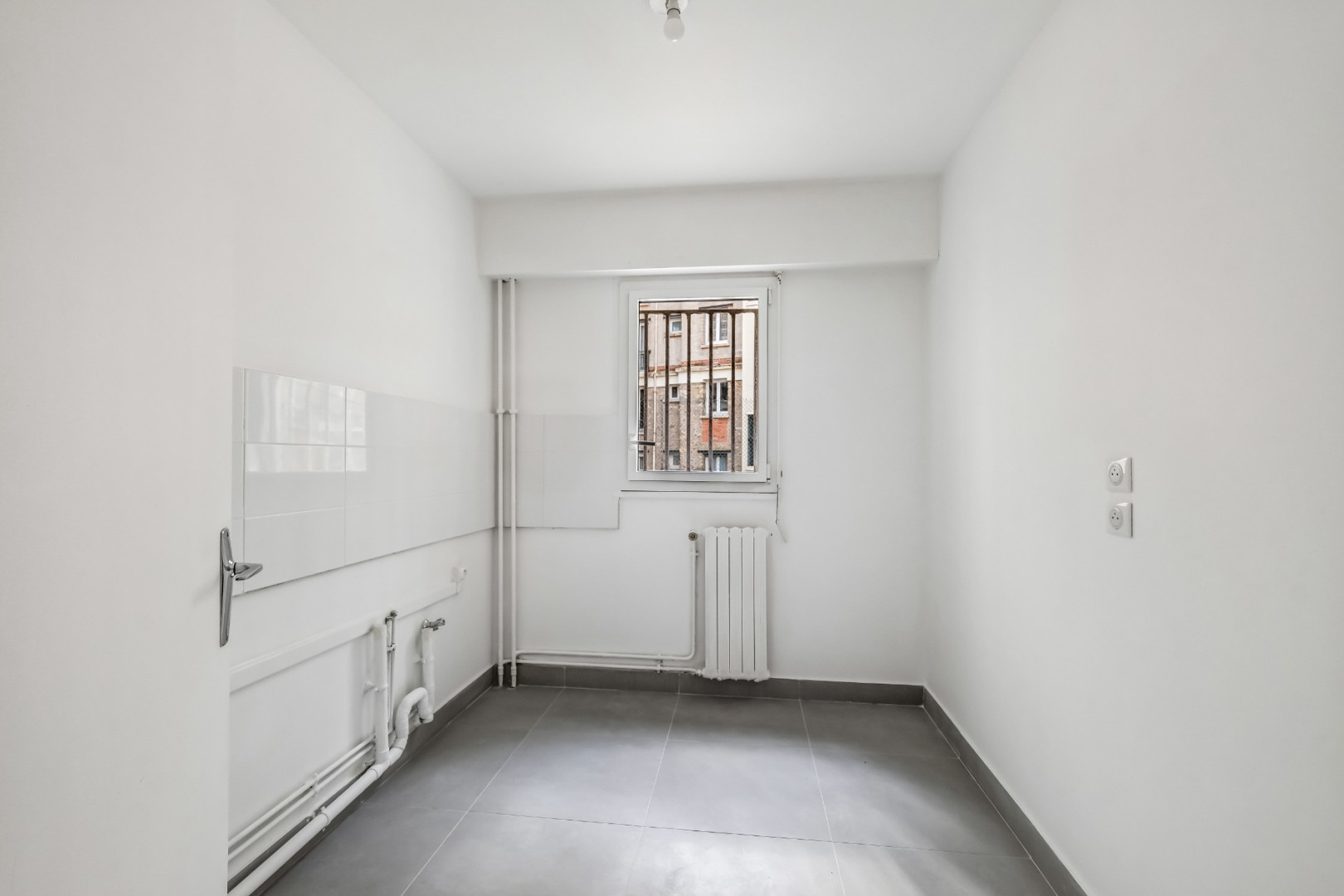 
                                                Vente
                                                 2 pièces - PARIS 20