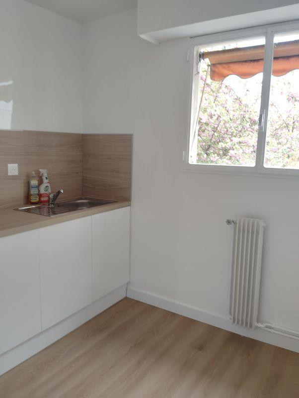 
                                                Location
                                                 2 pièces Paris 75020