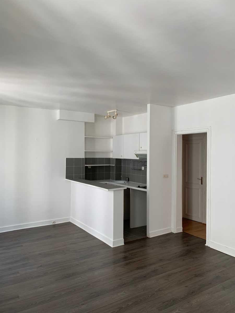 
                                                Location
                                                 2 pièces Paris XV