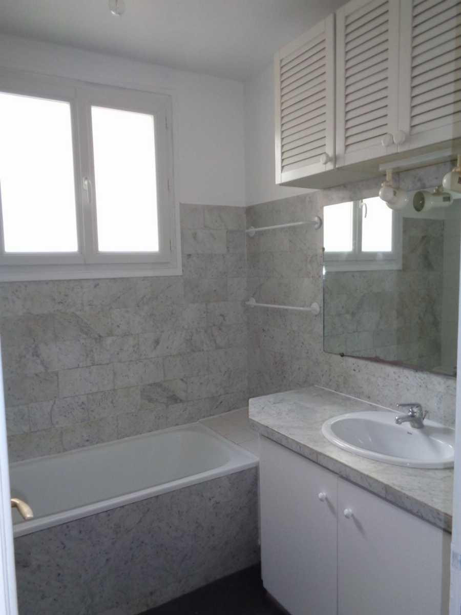 
                                                Location
                                                 2 pièces Paris XV