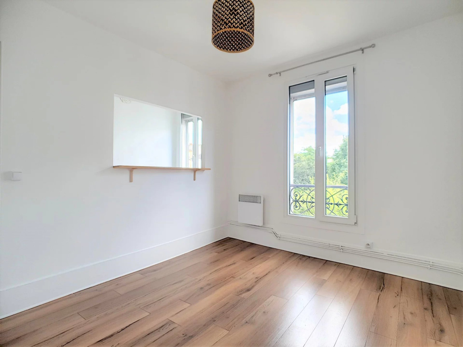 
                                                Location
                                                 2 pièces quartier Bac de 33,21m²