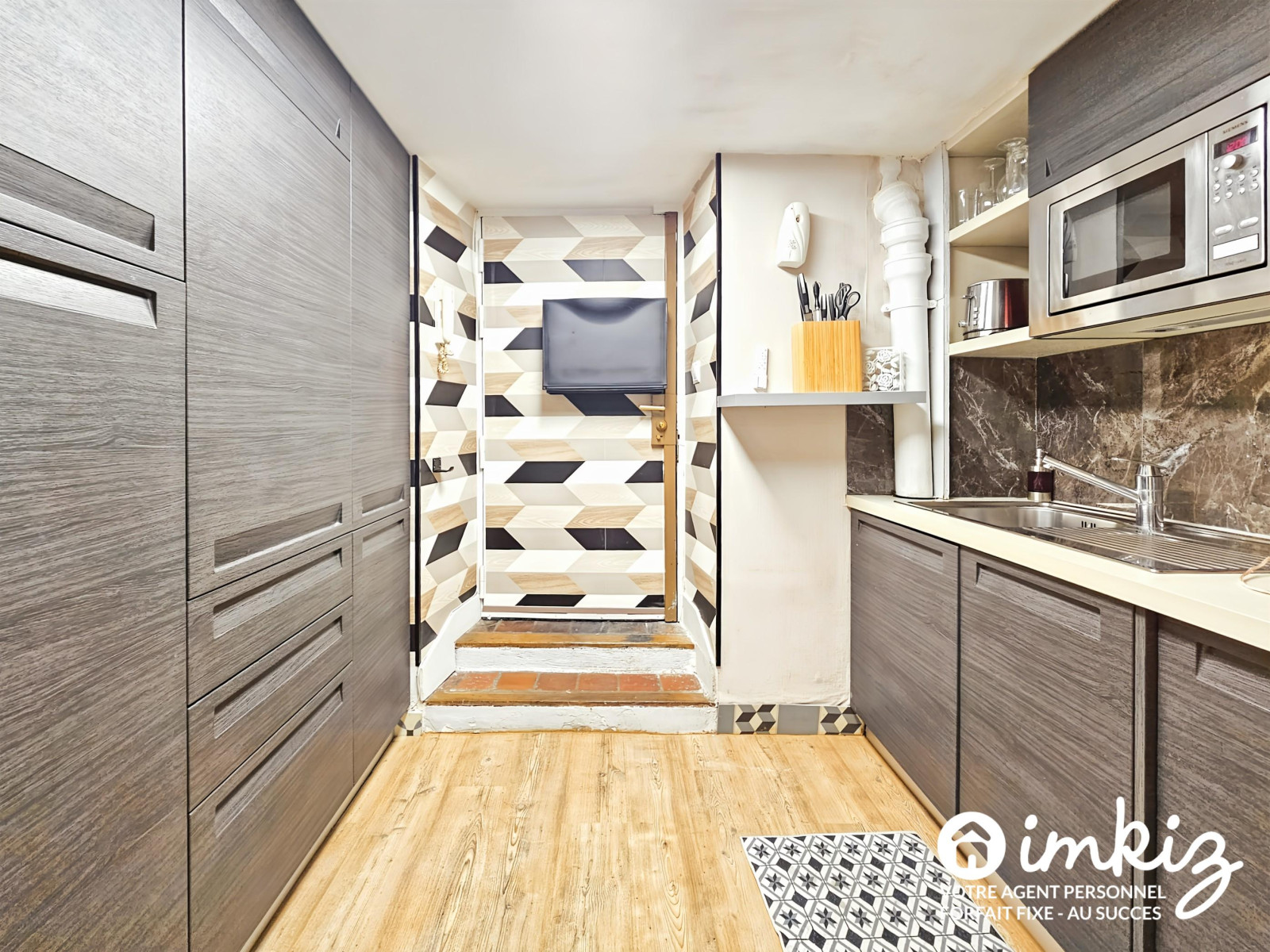 
                                                Vente
                                                 2 pièces quartier latin- St Michel