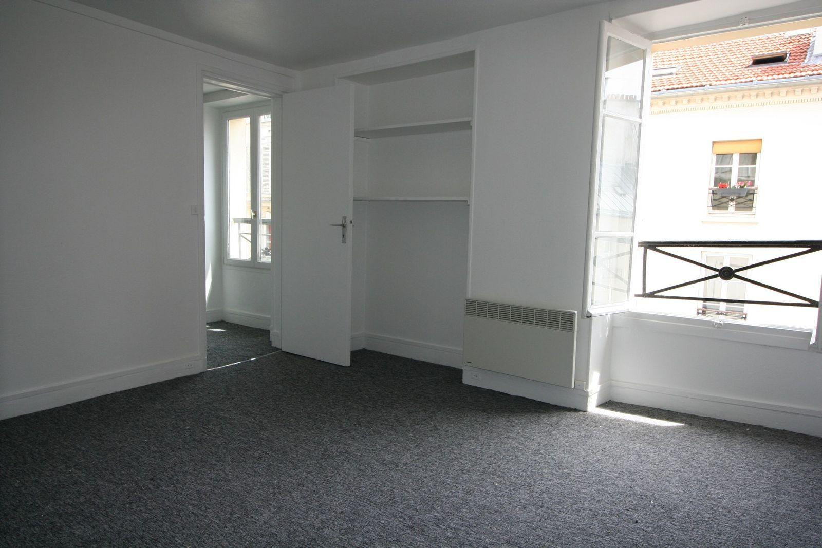 
                                                Location
                                                 2 pièces quartier Lorette-Martyrs