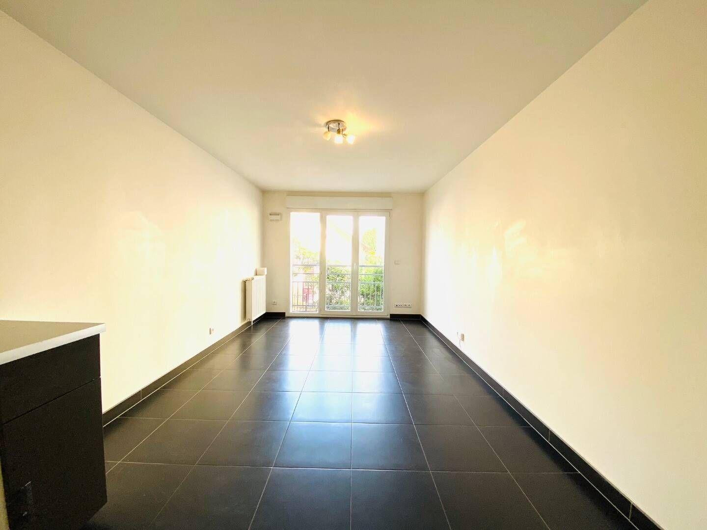 
                                                Location
                                                 2 pièces récent centre Alfortville