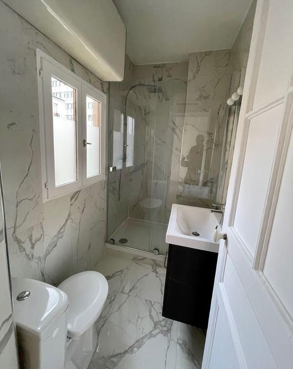 
                                                Location
                                                 2 pièces refait à neuf à louer Paris 14 Denfert