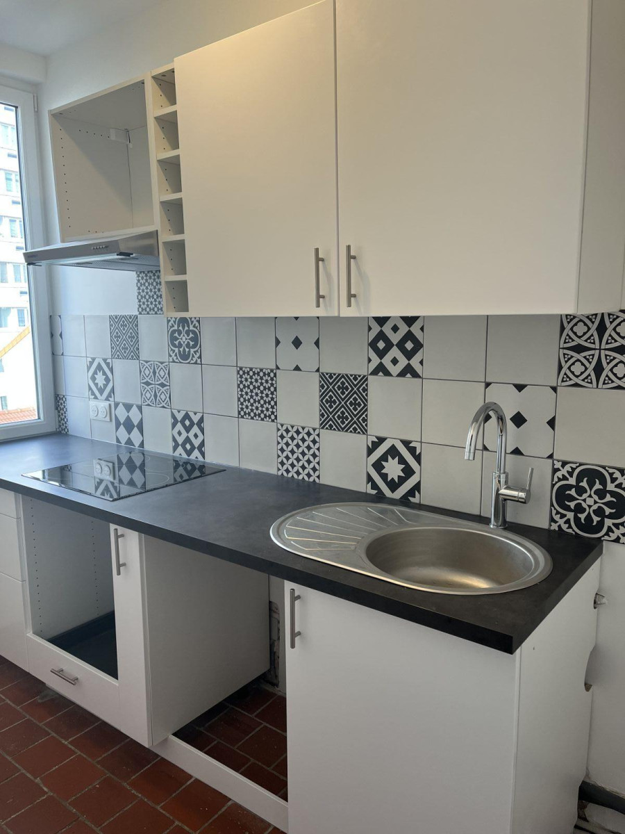 
                                                Location
                                                 2 pièces REFAIT A NEUF métro PORTE DE VANVES