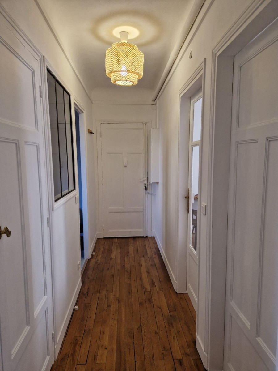 
                                                Location
                                                 2 pièces refait à neuf rue Saint-Denis à Colombes