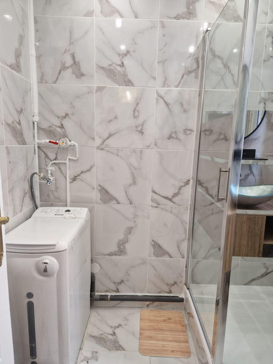 
                                                Location
                                                 2 pièces refait à neuf rue Saint-Denis à Colombes