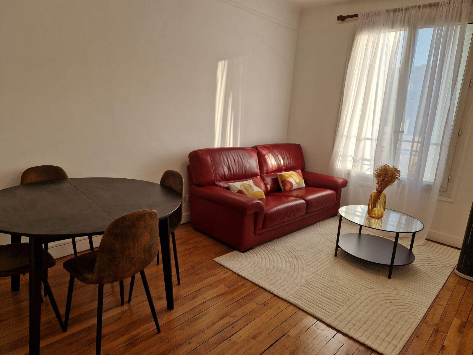 
                                                Location
                                                 2 pièces refait à neuf rue Saint-Denis à Colombes